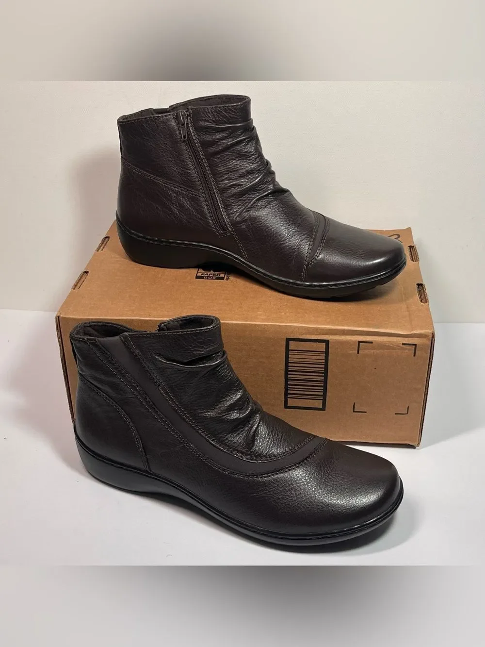 Clarks sleek brown
